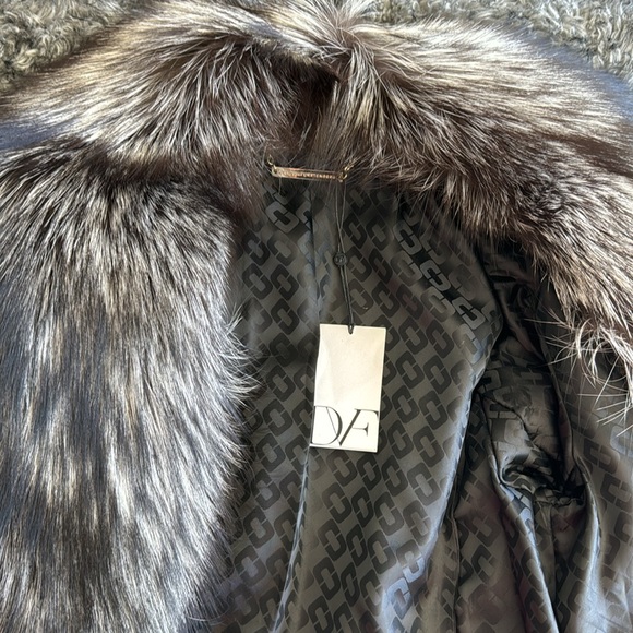 DVF black wool coat with detachable fur collar NWT - Picture 6 of 11